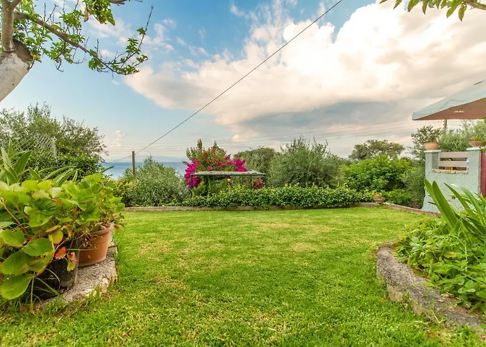 Alesti House With Garden And Private Access Benitses (Corfu)