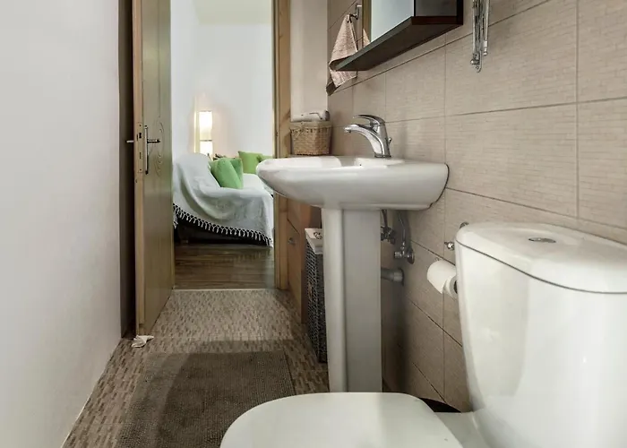 Alesti House With Garden And Private Access Apartment *