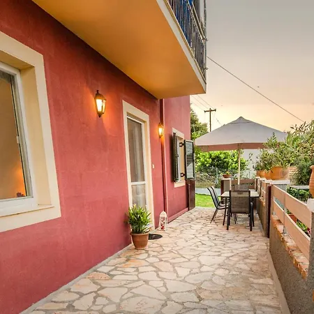 Alesti House With Garden And Private Access