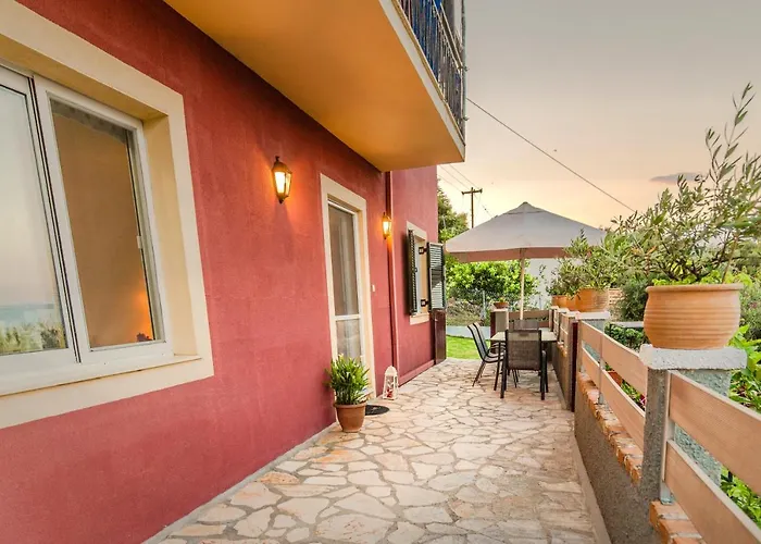 Alesti House With Garden And Private Access