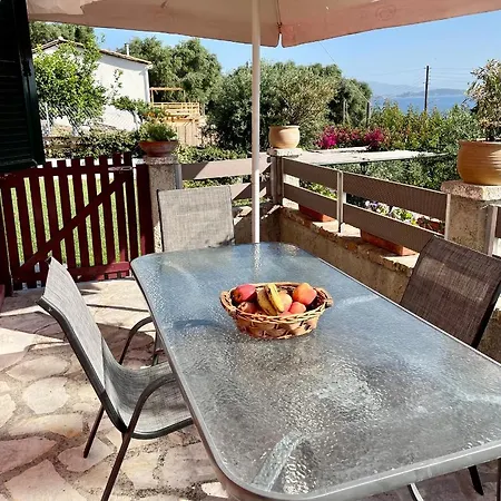 Alesti House With Garden And Private Access Apartment