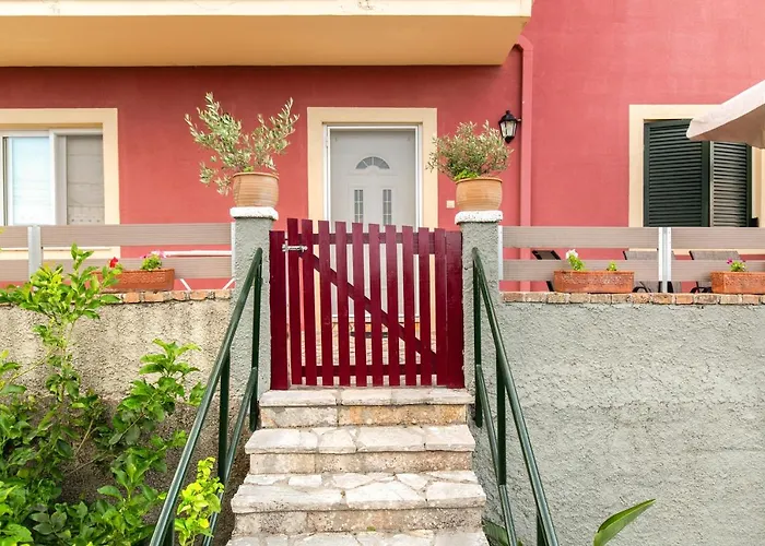 شقة Alesti House With Garden And Private Access *