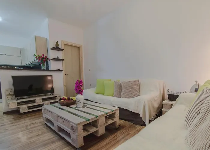 Alesti House With Garden And Private Access
